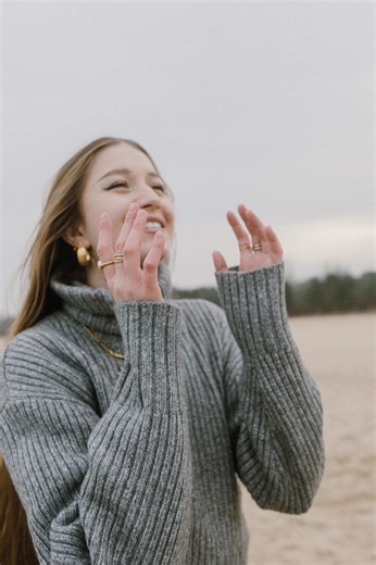 Filmy użytkownika mazurkaa_ (@mazurkaa_) z muzyką Shiny - Easykid & Dysbit