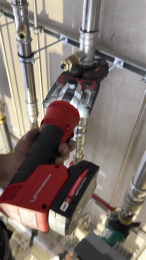 65K views · 330 reactions | Small, but really big in use!  The ROMAX NANO is not only the lightest 32 kN pressing machine - it can also tackle really big chunks!  Even large pipe diameters? No problem for the NANO and SHK star Nample swears by it!  #ROTHENBERGER #pressmaschine #pressmachine #nano #NampleApproved #Gamechanger #SHKHandwerk | ROTHENBERGER | Facebook