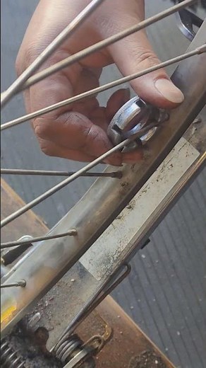 スポークの張り調整 #自転車 #ホイール #バランス