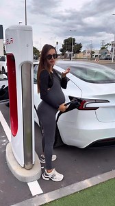 How Tesla changes colour #tesla #cars | Юра и Вика