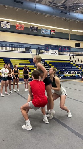 fun little stunt sequence 😋 #utah #fyp #cheeryourheartout #cheer #cheerleader #cheerstunt #utahcheer #highschoolcheer #highschool #highschoolstunt #cheerleading #utahhighschool #ut #groupstunt #inversion #utahcheck #fullup #inversion #baja