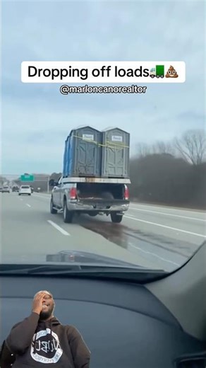 Roll your windows up🚛🫠 #DroppNHook #TheTruckersTrap #Truckers #18Wheelin #TruckingIndustry