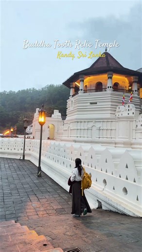 Buddha Tooth Relic Temple #kandy #srilanka