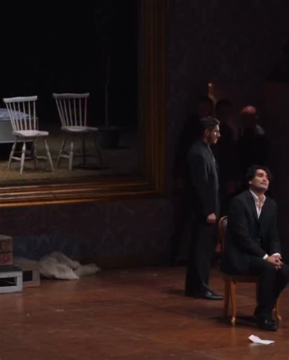 When I sing opera, I don’t portray the character — I become him. Loris, absolutely shattered after losing his family and the woman he loves. This is grief. This is opera. 🎭🔥 Opera: Fedora - Umberto Giordano | Jonathan Tetelman