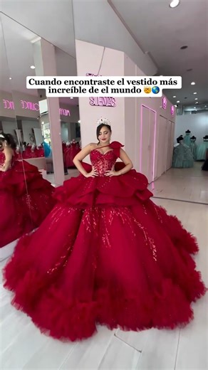 Mis Fabulosos Quince👑 Vestidos de 15 en Argentina on Instagram: "El vestido MÁS INCREIBLE de XV años que vi en mi vida🤯❤️✨ QUE LOCURAAAAA este vestido nuestra linea PREMIUM😮‍💨 y no saben lo que es verlo en persona! Es demasiado hermoso, de mis favoritos sin dudas🫶🏻 vos que opinas de este vestido? TE LEO EN LOS COMENTARIOS!👀👀✨✨ Estamos en: ✨BUENOS AIRES: Lunes de 14 a 17 hs y de martes a sábados de 10 a 13 hs y de 14 a 17 hs en VIAMONTE 769 (Microcentro)✨ ✨CÓRDOBA: Lunes de 14 a 17 hs y d
