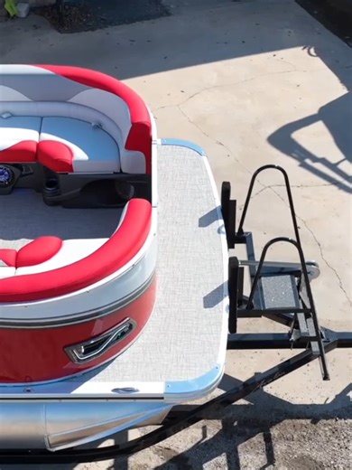 Lounge layout—designed with generous storage for all your essentials. Adjustable rear seats effortlessly convert between forward-facing and rear-facing positions, delivering unmatched comfort and versatility. * * More information at Mid Kansas Marine! Andover (316)733-9889 Hutchinson (620)665-0396 www.midkansasmarine.com * @avalon.pontoons#sale #newboat #BoatLife #SaleAlert #forsale #fallvibes #boatforsale #AvalonPontoons #suzukioutboards #midkansasmairne #luxurylifestyle #boats#luxurylifestyle 