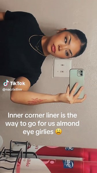 How to Enhance Almond Eye Shape with Makeup Tips