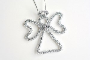 Easy Angel Pipe Cleaner Ornaments