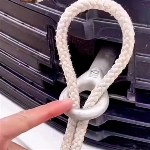 Remi Mills Groover on Instagram: "Rope Knot for Towing a Vehicle #car #pickup #loopknot #howto #diy"