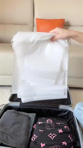 出差旅行有这个束口袋太方便了!脏衣服袜子化妆品都可以装，防水防尘还特便宜!#便携束口袋 #旅行收纳 #超便宜超划算