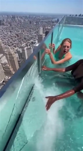 Unbelievable Rooftop Pool Moment Caught on Camera