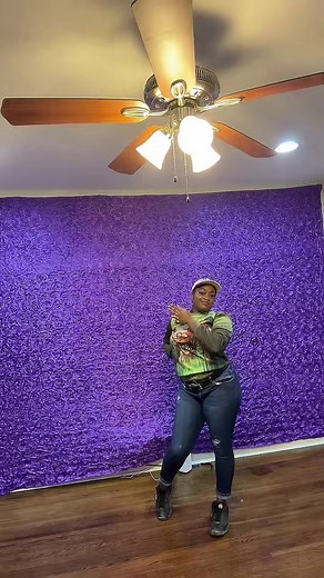 Na why he do my baby like that | kayla from dancing dolls