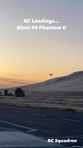 Max Chrubasik landing the giant CARF-Models F4 Phantom II at Jets Over California 2025. Stay tuned for more videos. #rc #rcjet #fightertrainer #f4 #f4phantom #CarrierAviation #rcsquadron #usairforce #airforce #usnavy #navy #usmc #fighteraircraft #airshow #fighter #warbirds #trainer #RCAviation #aviationphotography #aviationdaily #aviationgeek #avgeek #jetsovercalifornia #reedley #california | RC Squadron