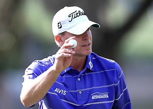Steve Stricker discovers, corrects error in his putting and is back in contention