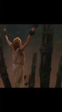 Human sacrifice to the god (KING KONG 2005)