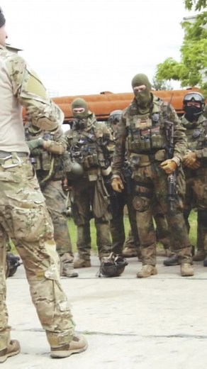 KSK🇩🇪#military #militaryhub #militarylife #foryoupage #dlaciebie #foryou #portoi #dream #war #passions #soldier #warior #militaryfreaks #dc #fy #fyp #viral #germany #🇩🇪 #specialforces #training #ksk