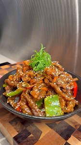 6M views · 108K reactions | Crispy Chilli Beef. One of my favourite Chinese Takeaway orders! This is a crispy classic that really hits in flavour. Simple, tasty and addictive! ️數 | Notorious Foodie | Facebook