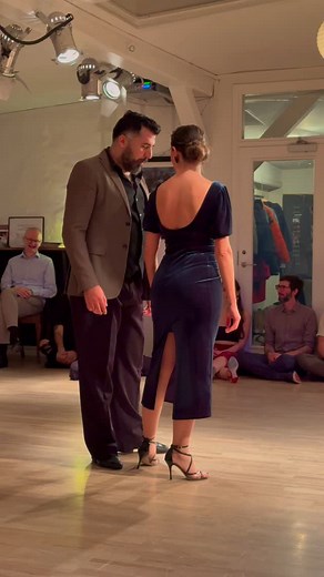 . Elegant / Poetic: Last night, Natacha and Andres opened a portal to tango heaven. ✨🖤 Their dance told stories beyond words. Follow us and relive the magic in the coming days. 🎼💃🕺 #tango #artinmotion #argentinatangodancer #tangoargentino #m2tango @parisbuenosairestango @milongandres @natachalockwood | M2tango Studio