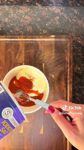 Sriracha Mayo: Spicy & Creamy Dipping Sauce