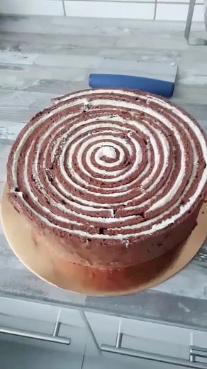 Delicious Cake Baking Process: From Ingredients to Frosting