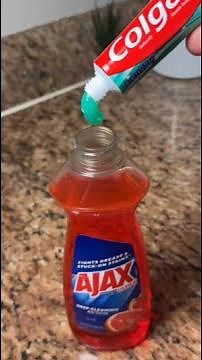 Mix toothpaste with your detergent and watch what happens! 😱