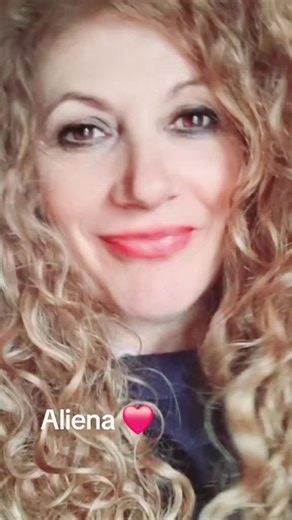 Video di Aliena 👽 (@vadalamilena) con audio originale - Aliena 👽