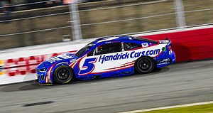 Kyle Larson wins Last Chance Qualifier to make Cook Out Clash