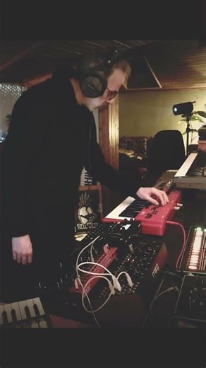 Drum Machines + Synths = Live Techno | EP 30 #short #techno #jam
