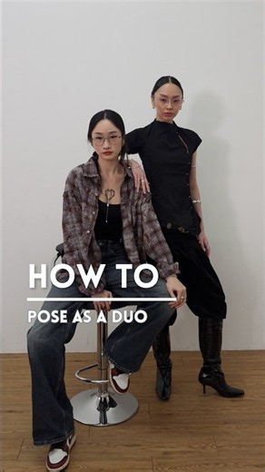 Save these model-inspired couple poses for your next shoot. Which one's your favourite!