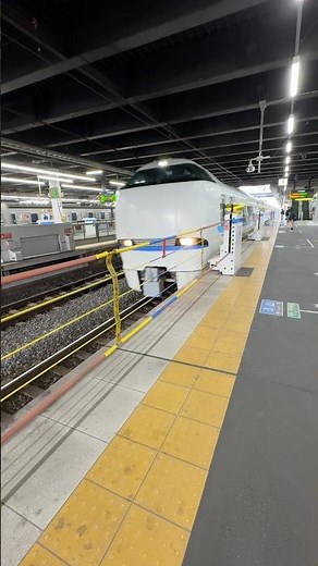 【高槻駅】昼間に止めても需要ありそう…朝晩だけ停車 高槻駅からサンダーバードに乗るシーン#jr西日本#高槻