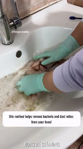 If you love natural cleaning hacks, this ebook is made for you. Type ‘BOOK’ below to grab your copy! #StainRemovalMadeEasy #TowelCleaning #PracticalTips #YellowedTowel #TowelCleaningHack | Hongjie Cleaning