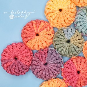 2.2M views · 18K reactions | Learn how to crochet the classic Yo Yo Puff Macaron Motif and how to join them to make a blanket (or any project you fancy!) 臨 | Hooked by Robin | Facebook