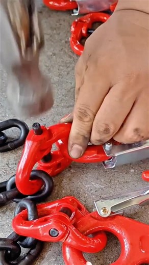 Installing Heavy Duty Hooks onto Chain Links with Precision #shorts