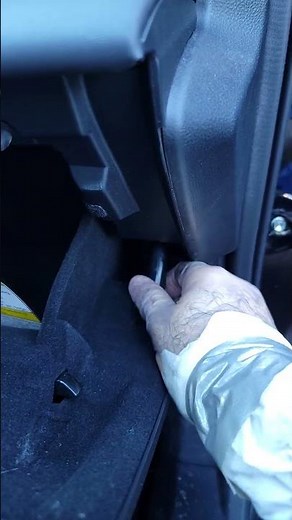 How to change the cabin air filter on Subaru Outback 2023 (wilderness edition).