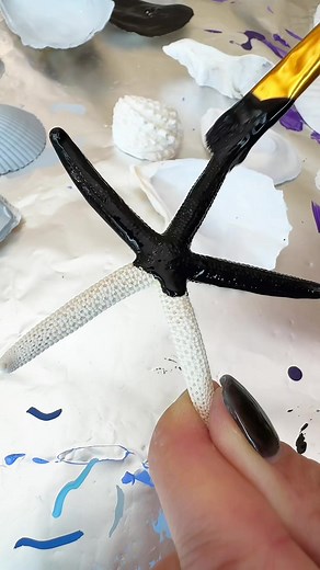 Creative Painted Sea Stars Art Using Natural Seashells
