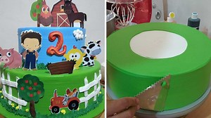 como decorar un pastel de la granja de zenon con crema chantilly y detallles en papel comestible #pastel #lagranjadezenon #chantilly #pasteles | El mundo de la pasteleria