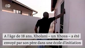 Avez-vous subi des rites d’initiation avant de devenir un "homme" ? En Afrique, de nombreuses cultures marquent le passage de l'enfance à l'âge adulte par des rituels d'initiation. En Afrique du Sud, la saison secrète des initiations entraîne chaque année la mort de dizaines de jeunes garçons et en laisse des centaines d'autres terriblement blessés. En plus d'apprendre les chants traditionnels et les pratiques de combat, les initiés sont souvent battus et humiliés sur leur chemin vers la virilit