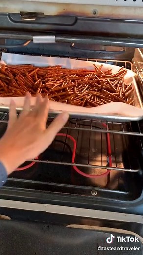 How to Make Spicy Ranch Pretzels: A Family Favorite Recipe!