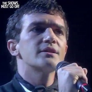 233K views · 12K reactions | Antonio Banderas reprises his role of Che live from the Royal Albert Hall as he sings High Flying Adored from Andrew Lloyd Webber's hit musical, Evita! | The Shows Must Go On | Facebook