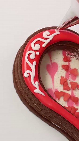 I made a sugar glass window for these sprinkle shaker cookies 💗 Get the full tutorial and recipes in the Cookie Art Club! | SweetAmbs