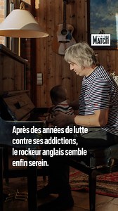 ✌️ Pete Doherty et la drogue, c'est fini ! Aujourd'hui serein, le rocker se shoote à l'air frais de la Normandie, en famille. L'inspiration est là, car il sort un nouvel album... Tout roule ! 👉 Interview sur parismatch.com et chez votre marchand de presse. | Paris Match