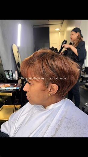 Trying to normalize stylists who specialize in ✨simple services✨ one appointment at a time 🤞🏾 Book your Welcome Experience with Alanna @cheveurierhair.co #bronxsalon #newyear #naturalhairstylist