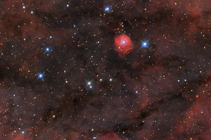 Hubble Space Telescope Observes Tarantula Nebula from New Angle 161,000 Light-Years from Earth