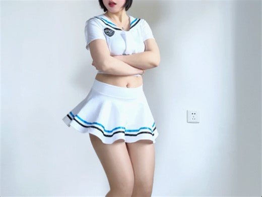 【cc君｜4K真实舞蹈系列】甜辣妹水手服很会wiggle wiggle