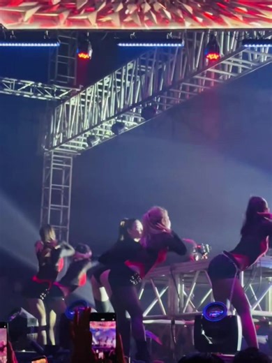 ရမ်းမိုက်တဲ့ မမသင်ဇာ - New Year Celebration