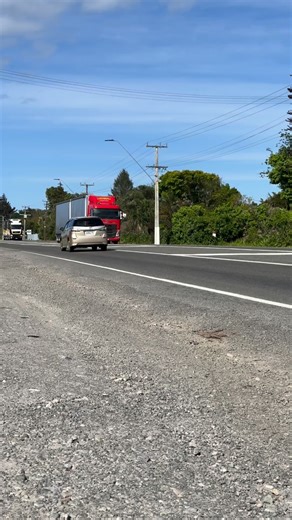 2 up NZ couriers and Urgent Cool #truckerlife #2up #Trucking #rolling #DAF #daftrucks #volvotrucks #volvo | CJ Photography