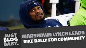 Marshawn Lynch leads bike rally for Oakland community