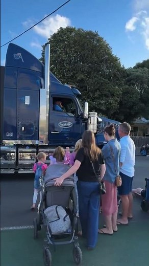 Truckies Rolling Out for the Kids – The Ultimate Convoy Parade!