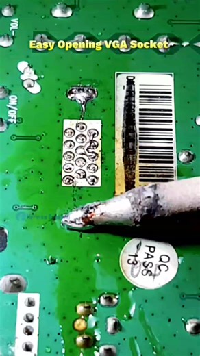 How to open a VGA socket very easily . #vga #socket #soldering #tips #opening #mainboard #machine #compactdesign #education #fblifestyle | Herman Suhaemi