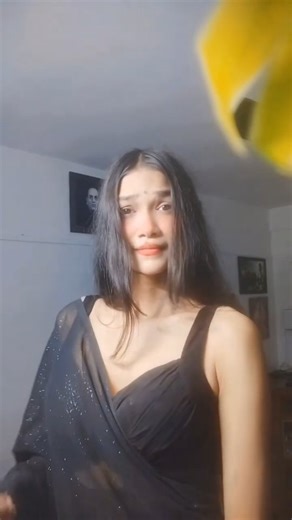 Make-up Artist • Content Creator ✨ on Instagram: "Ek hi video pe kitna edit karoge? 👀 Ab ispe try karo 😌 Edit bana ke tag karna 🤍 Best edit story pe repost karungi ✨ . . . #editchallenge #editorscommunity #editorsofinstagram #reeledit #reelsindia"